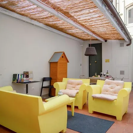 Sant'ambrogio With Courtyard 아파트 *